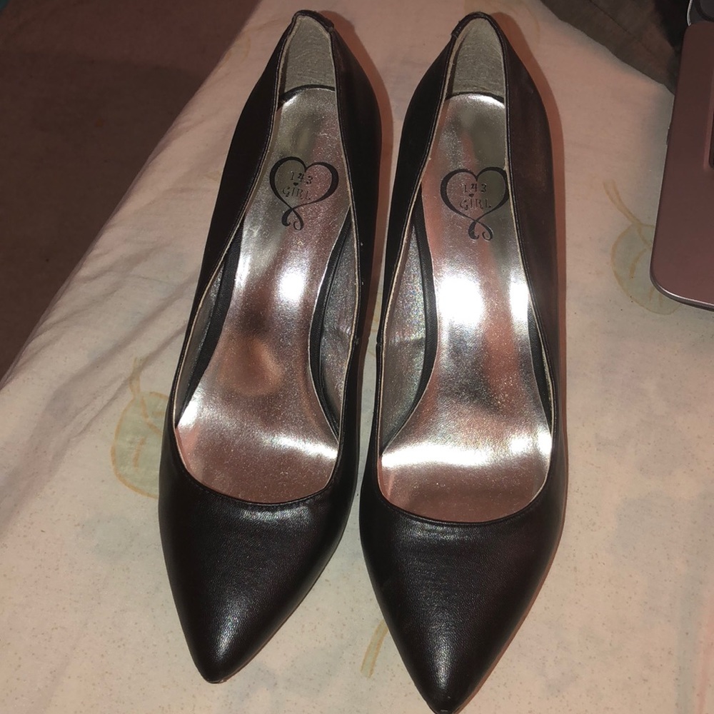 Black heels size 8